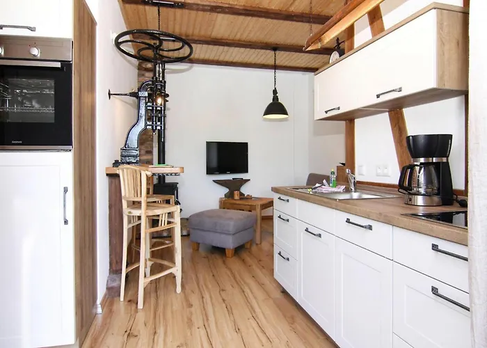 Alte Schmiede, * Zemitz